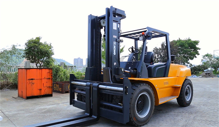 XCMG new 8 ton diesel forklifts FD80T China diesel forklift truck machine with spare parts for sale